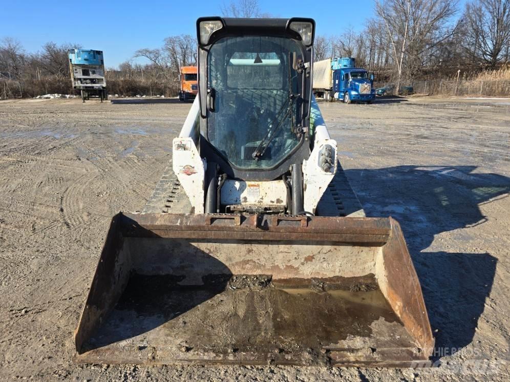 Bobcat T590 滑移装载机