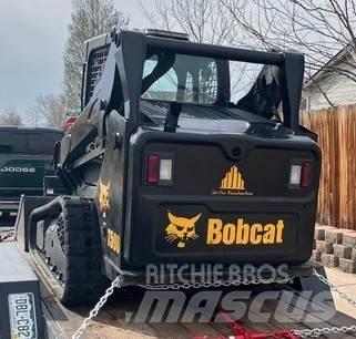 Bobcat T590 滑移装载机