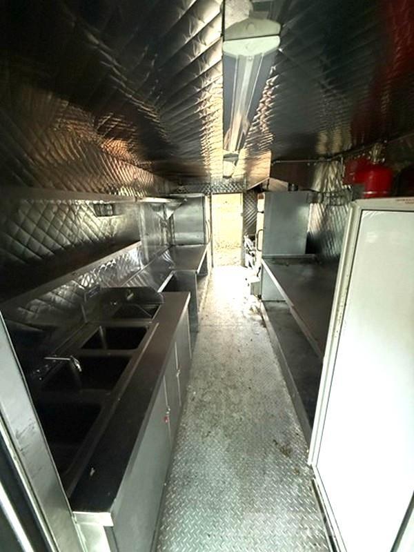 Ford E-350 厢式货车