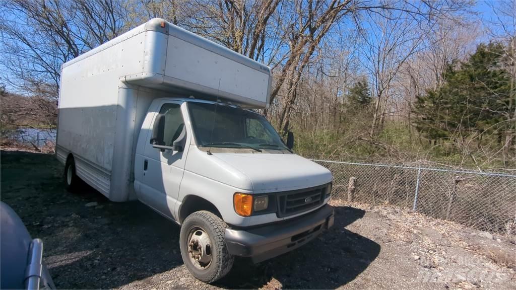 Ford E450 厢式货车