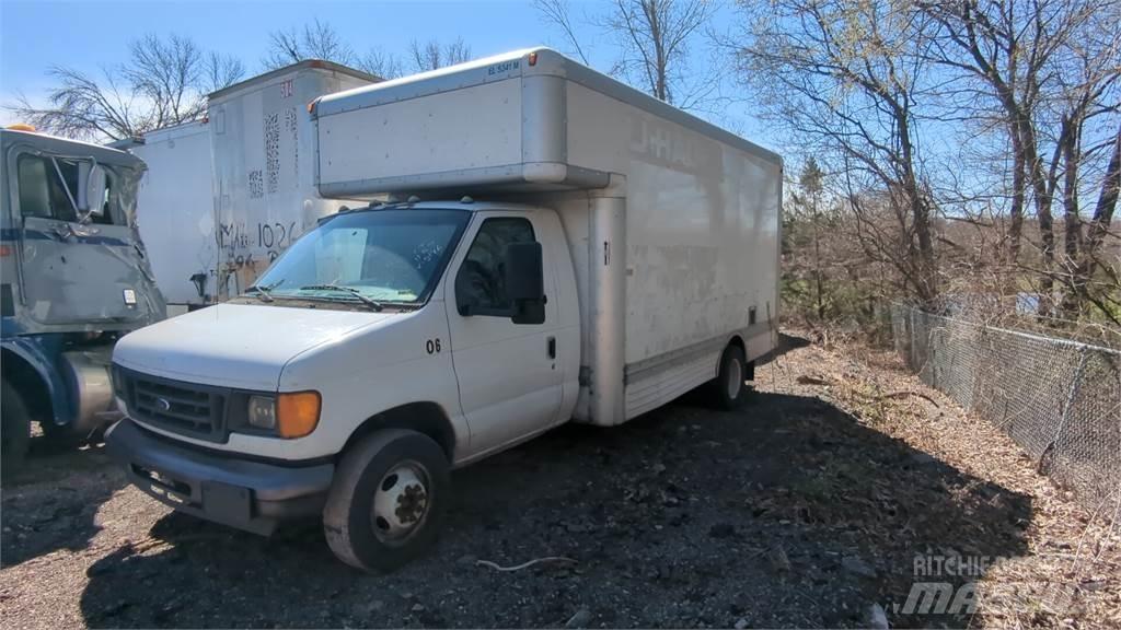 Ford E450 厢式货车