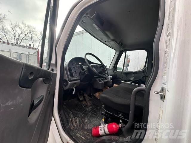 Freightliner M2 厢式货车