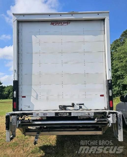 Freightliner M2 厢式货车