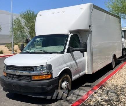 GMC Savana 4500 厢式货车