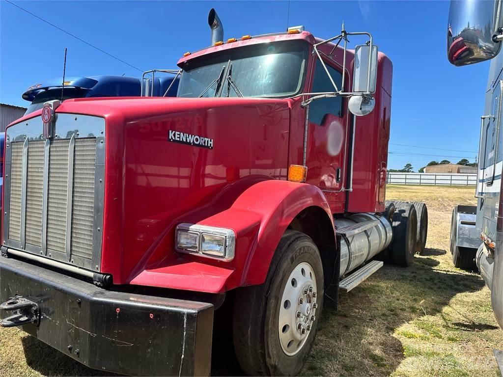 Kenworth T800 牵引车