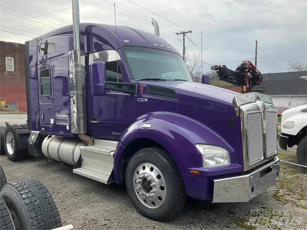Kenworth T880 牵引车