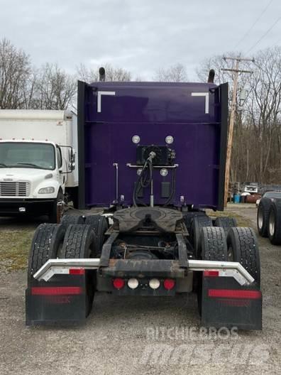 Kenworth T880 牵引车
