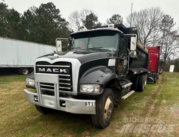 Mack GU713 自卸式货车
