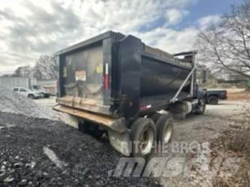 Mack GU713 自卸式货车