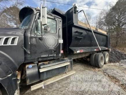 Mack GU713 自卸式货车
