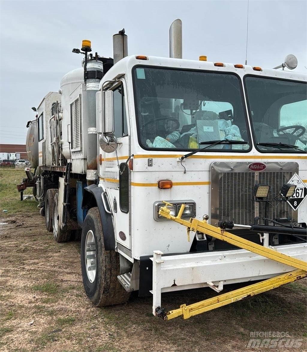 Peterbilt 320 其他货车