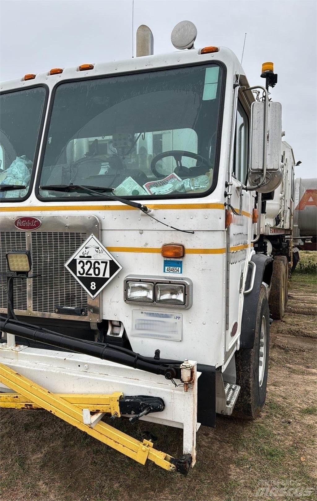 Peterbilt 320 其他货车