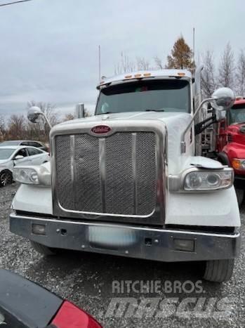 Peterbilt 567 牵引车