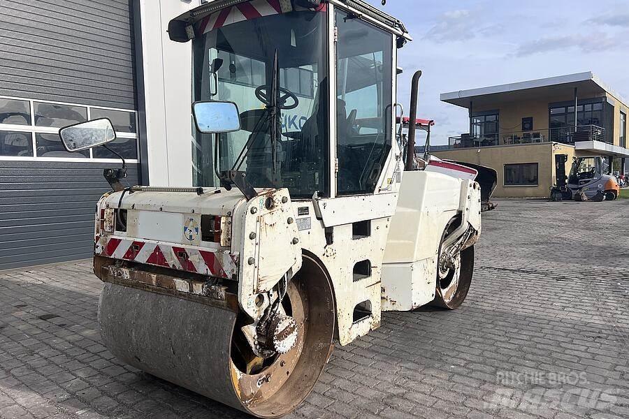 CAT CB 434 D 双轮压路机