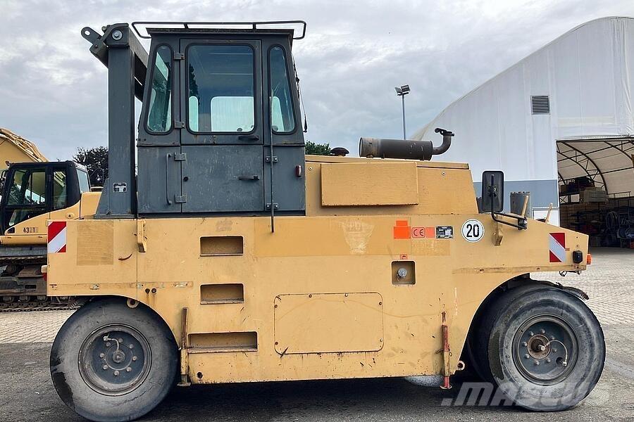 Hamm GRW 15 胶轮压路机