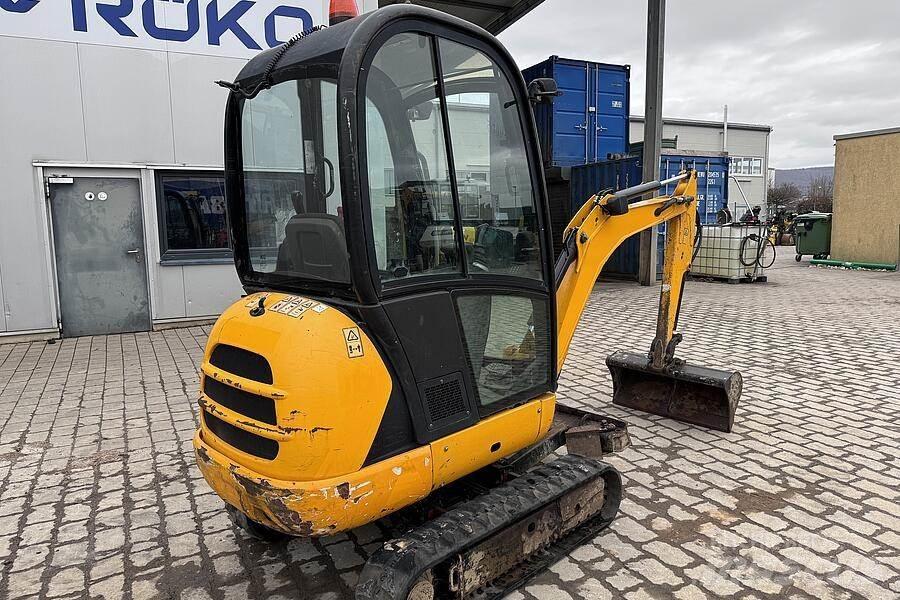 JCB 8018 CTS 小型挖掘机