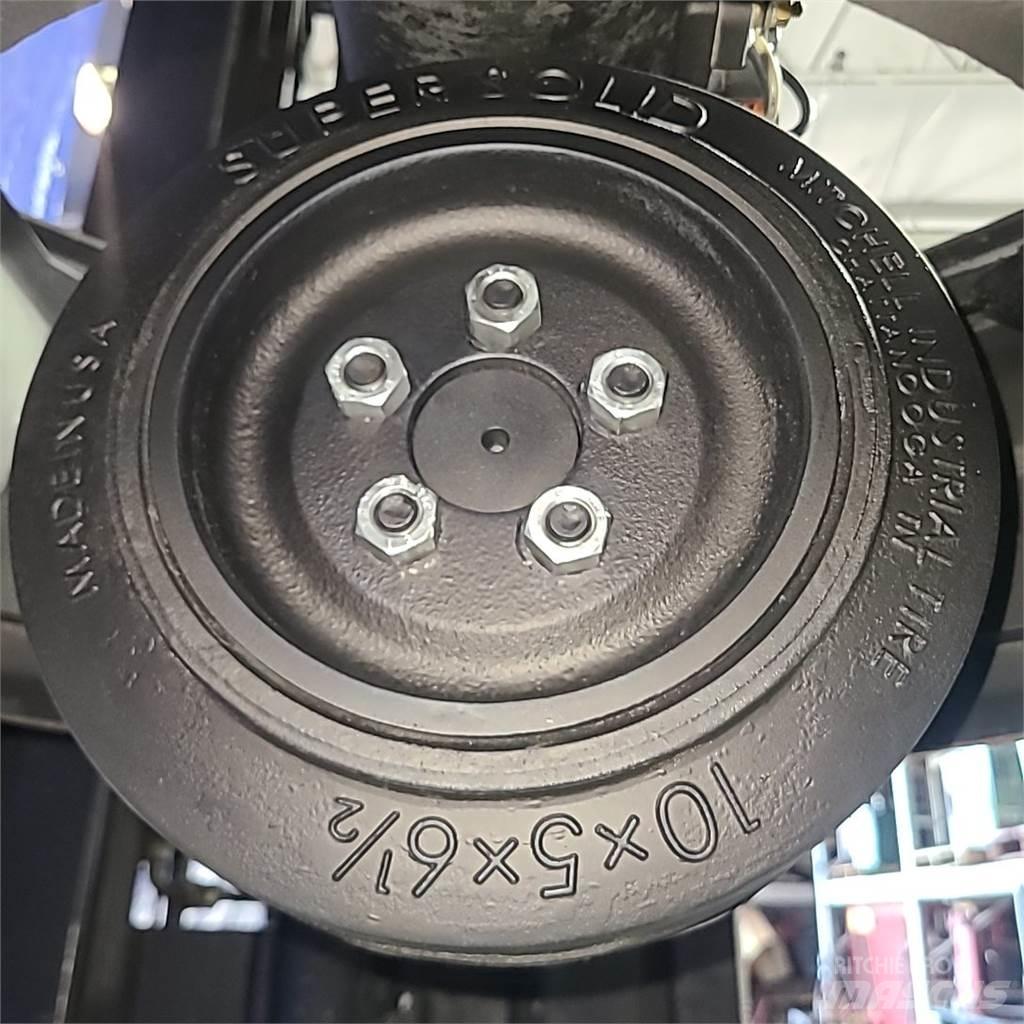 Raymond 8210 手动码垛机