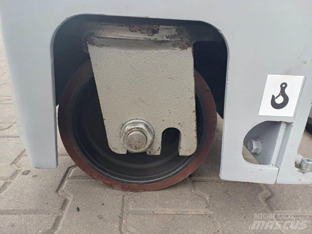 Hubtex MQ40 侧卸式铲车