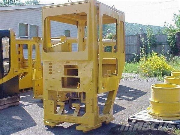 CAT  驾驶室与内部