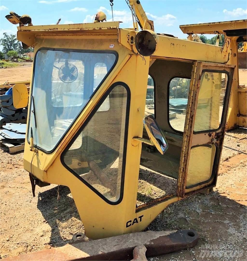 CAT 980C 驾驶室与内部