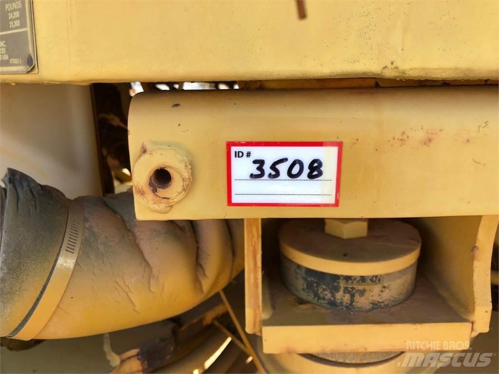 CAT IT18B 轮式装载机