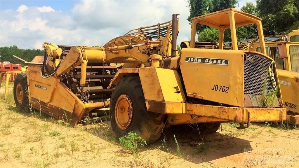 John Deere 762 铲运机