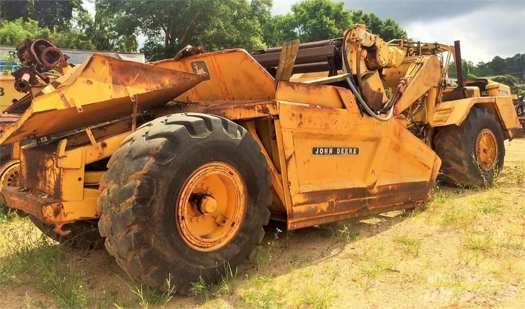 John Deere 762 铲运机
