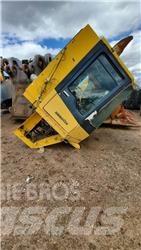 Komatsu WA1200 驾驶室与内部