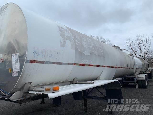  WESTMARK 罐式拖车