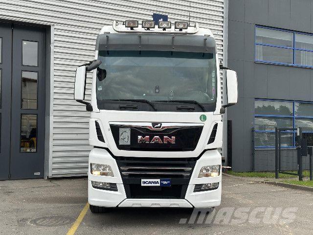 MAN TGX 牵引车