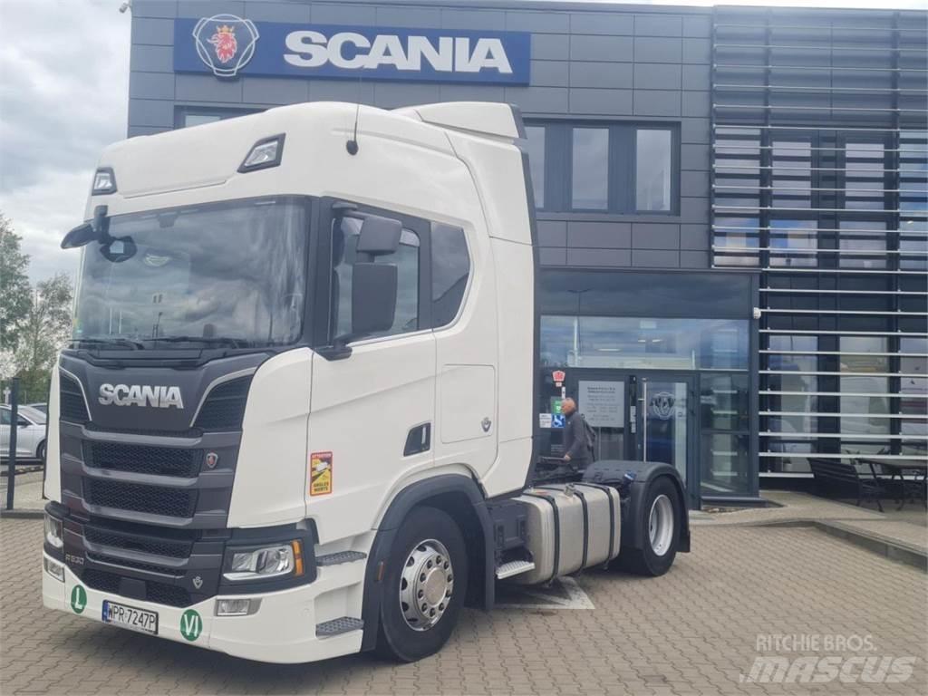 Scania R530 V8 牵引车