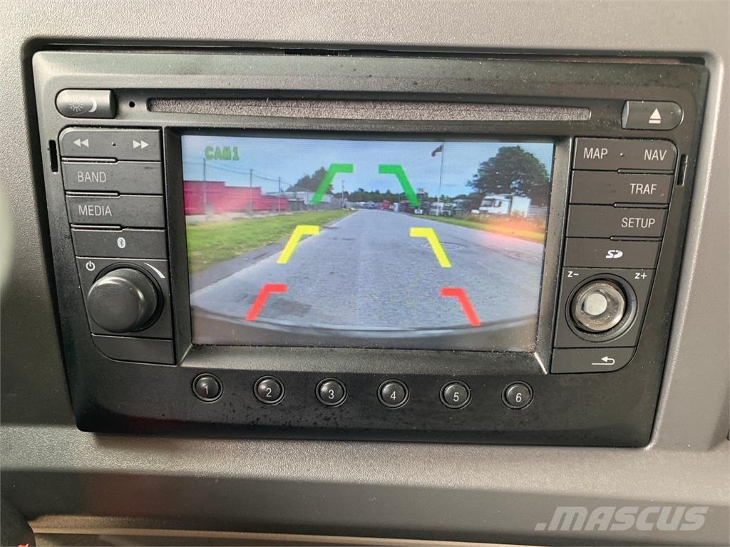 DAF LF210 4x2 FA 起重车