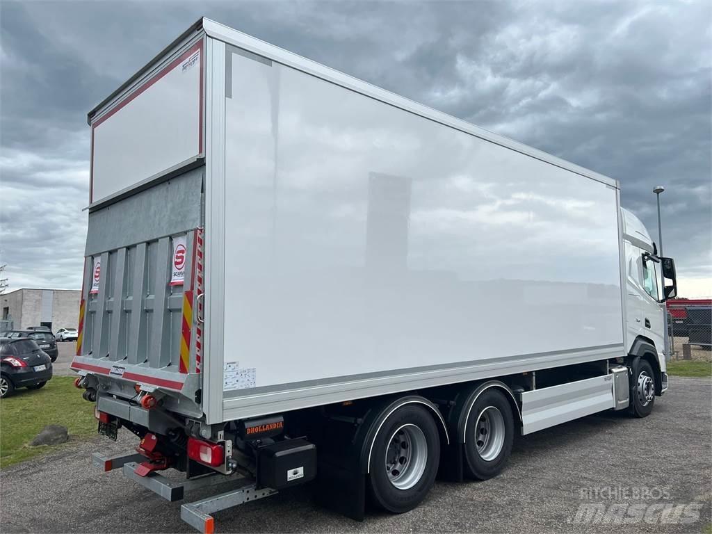 DAF XF480 FAS 6x2 厢式货车