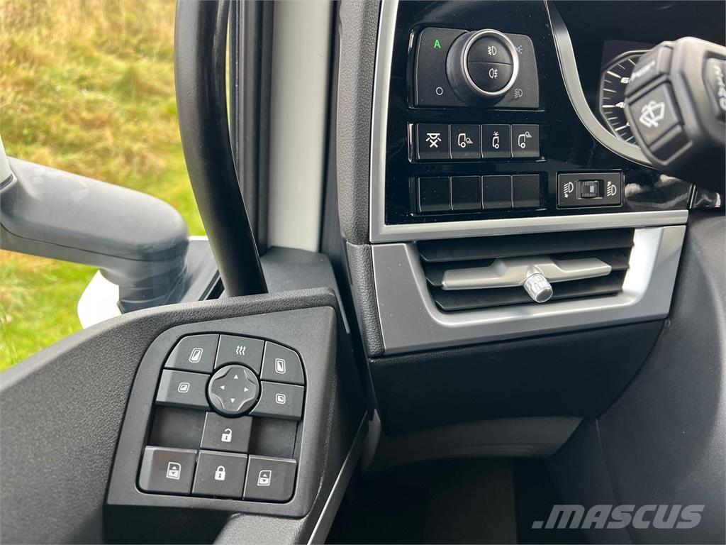 DAF XF530 FTS 6x2 牵引车