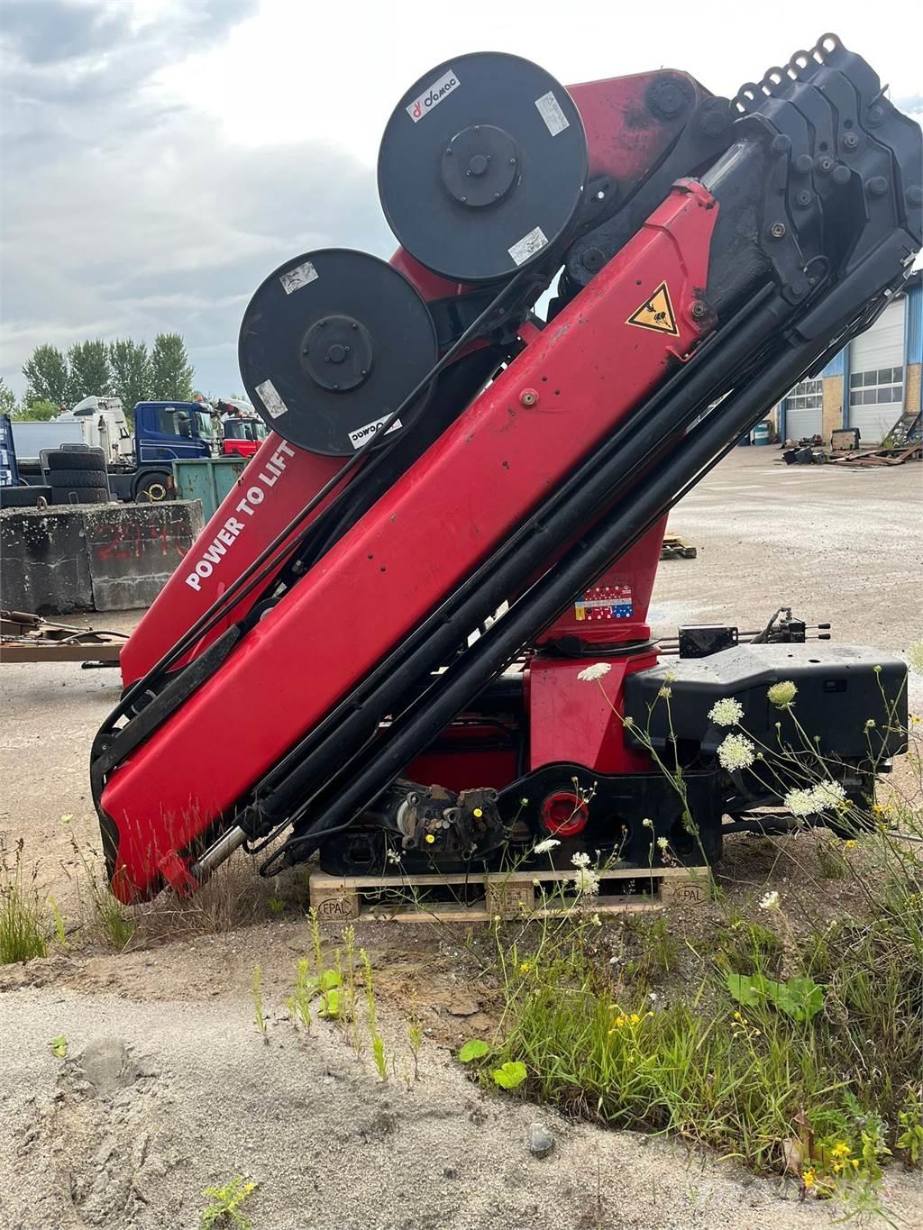HMF 2620K5 RC 随车折臂吊