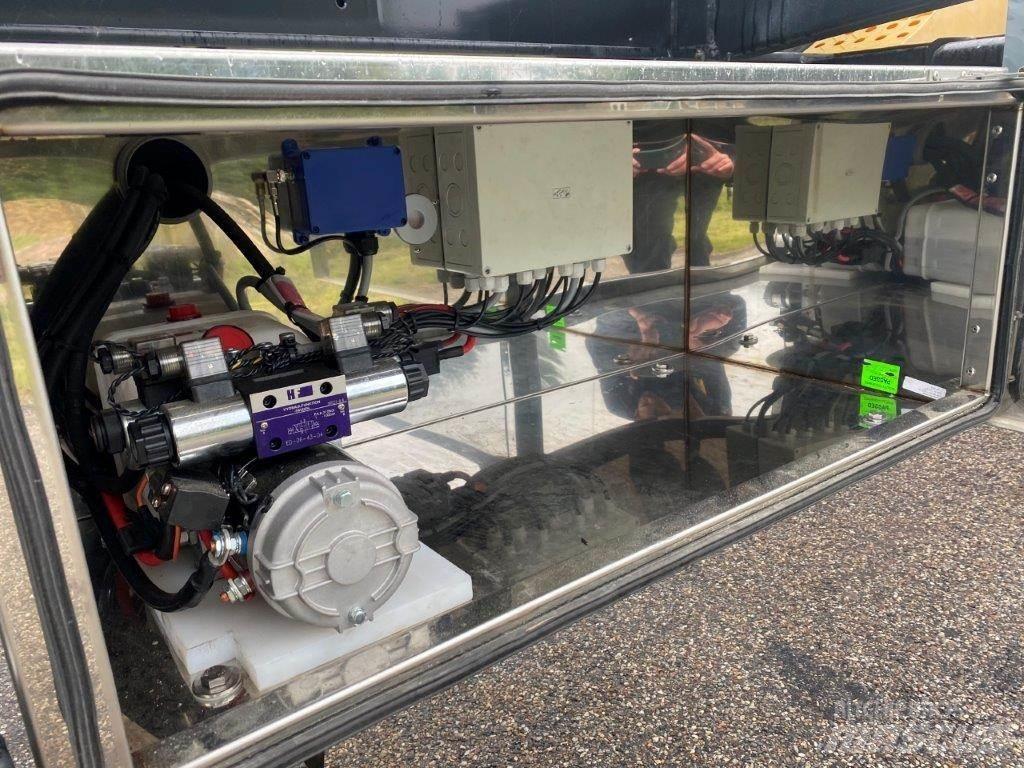 HRD 3-aks 20 + 30 ADR 集装箱半挂车
