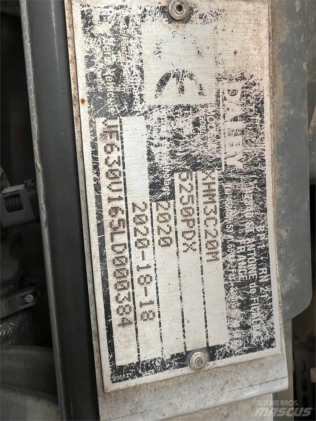 Renault CM 430 工程吊钩车
