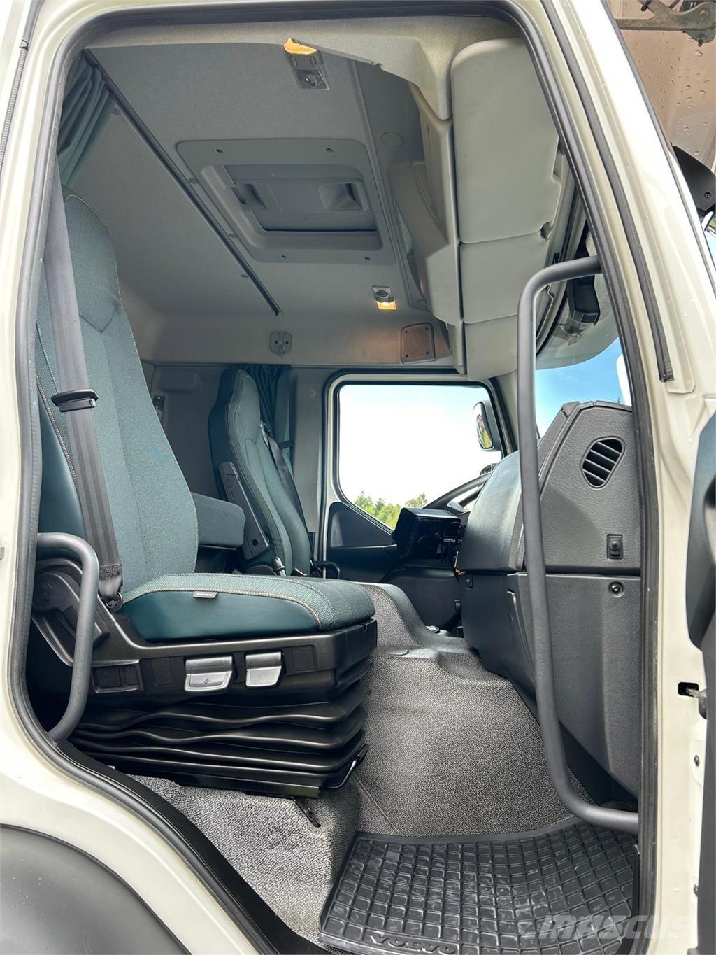 Volvo FE 320 18 ton 厢式货车