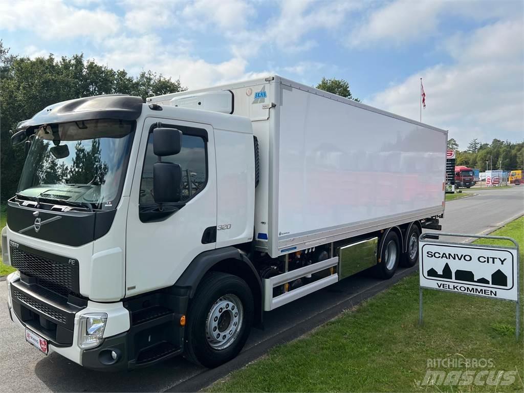 Volvo FE320 6x2*4 厢式货车