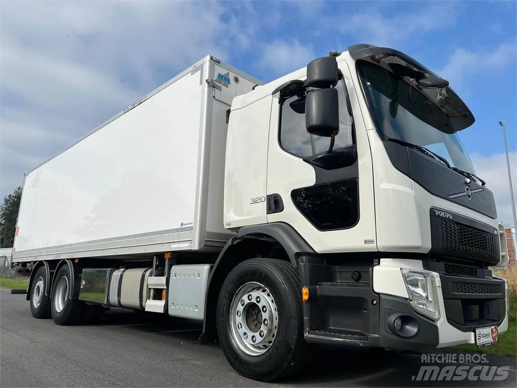 Volvo FE320 6x2*4 厢式货车