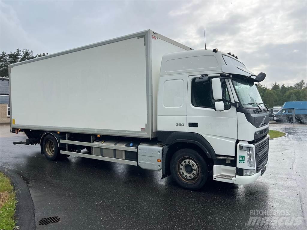 Volvo FM330 厢式货车