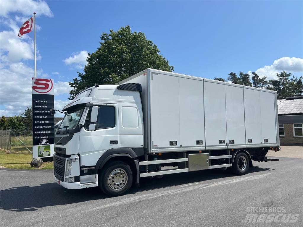 Volvo FM330 厢式货车