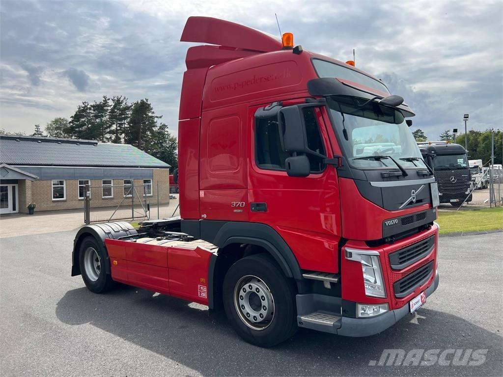 Volvo FM370 牵引车