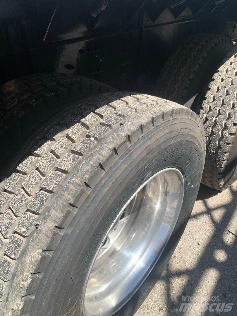 Hiab 250-3 其他起重机