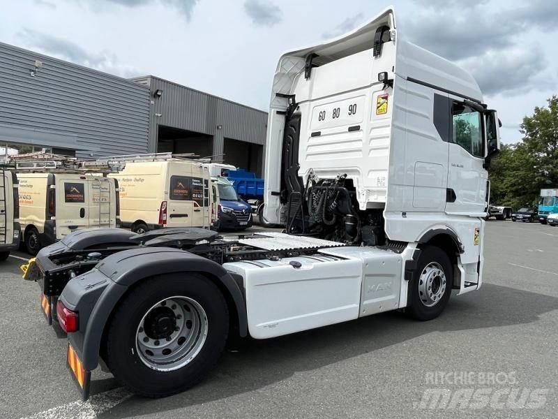 MAN TGX 牵引车