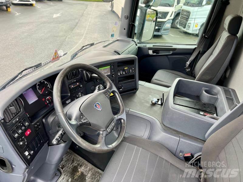 Scania P 410 起重车