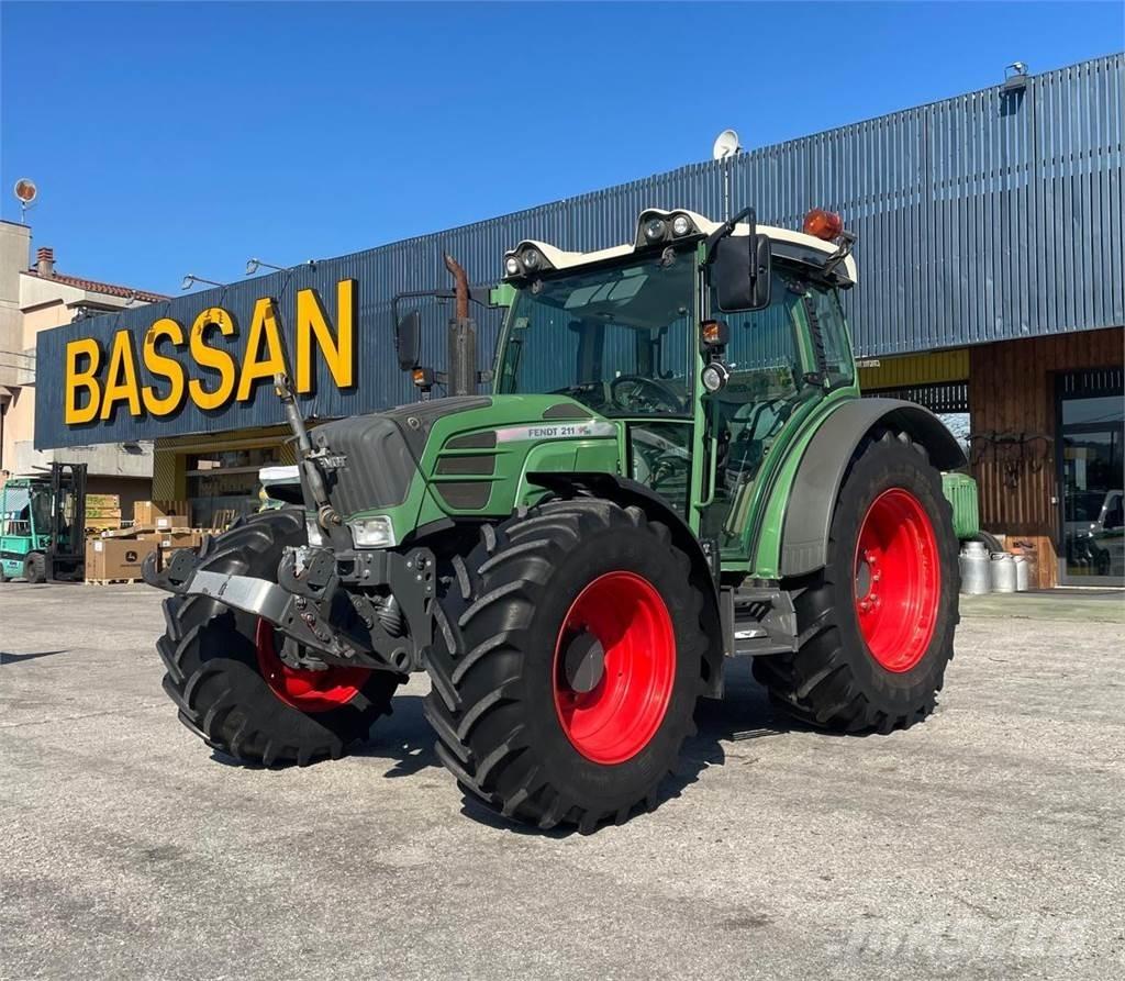 Fendt 211 VARIO 拖拉机/农用车