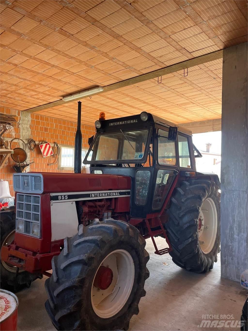 International 955 拖拉机/农用车