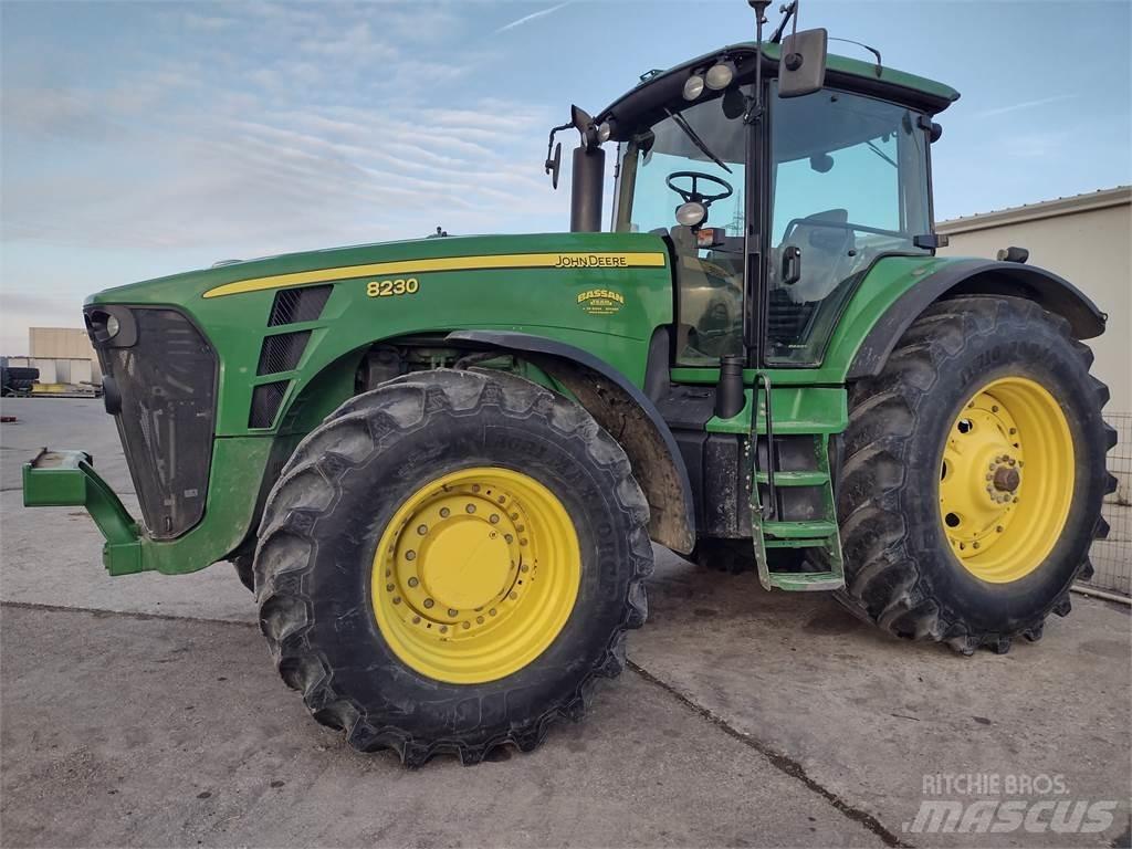 John Deere 8230 拖拉机/农用车