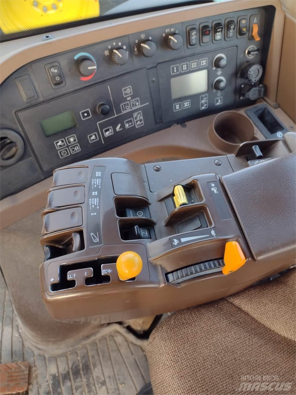 John Deere 8230 拖拉机/农用车